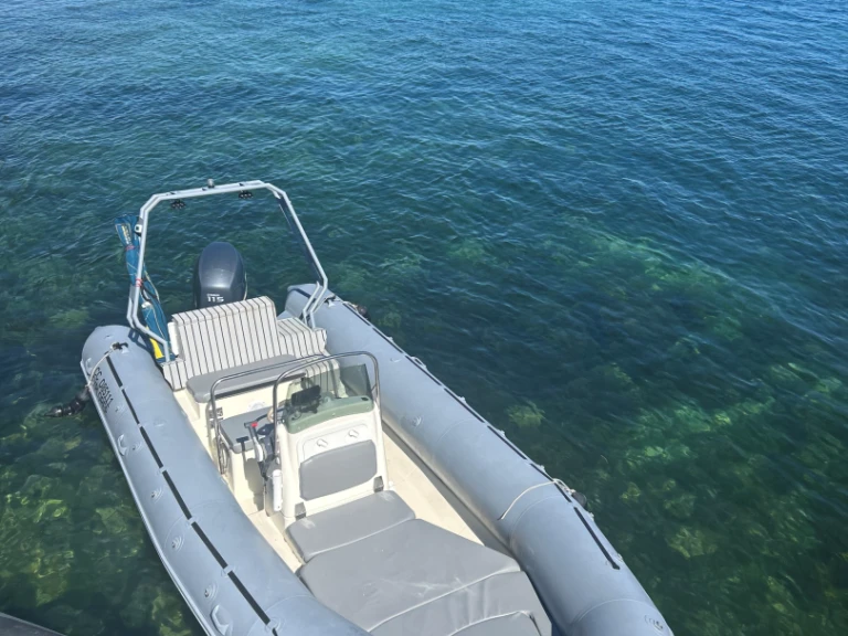 Wynajem łodzi Bombard Explorer 640 w Concarneau na SamBoat 