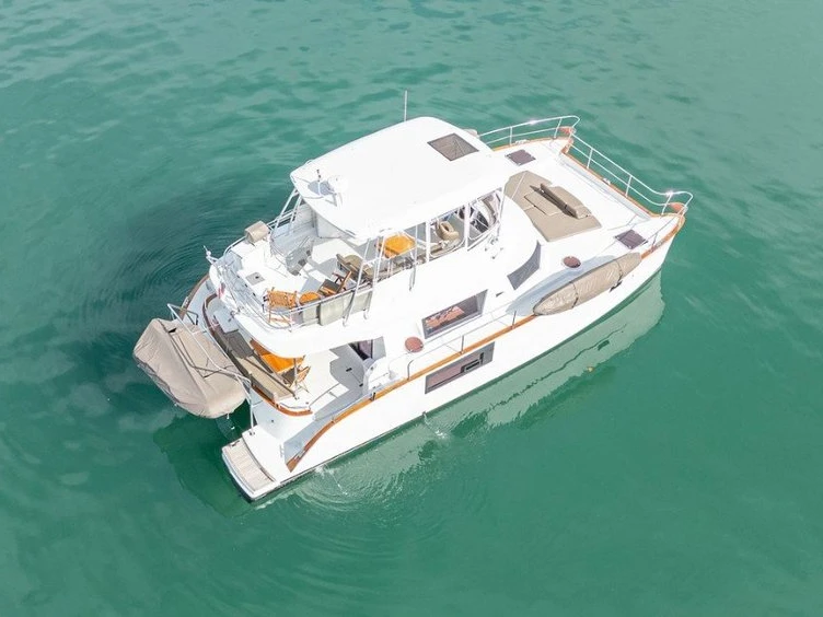 Fountaine Pajot New 47 między profesjonalistami a osobami prywatnymi w Panama City Beach
