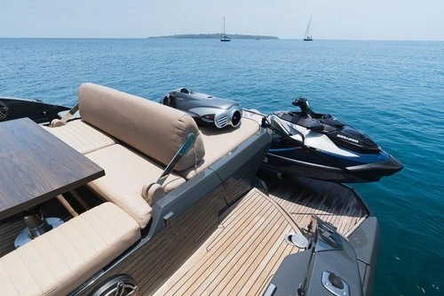 Azimut Azimut 50 między profesjonalistami a osobami prywatnymi w Panama City Beach