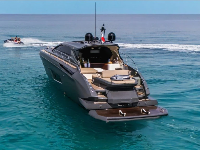 Azimut Azimut 50 między profesjonalistami a osobami prywatnymi w Panama City Beach