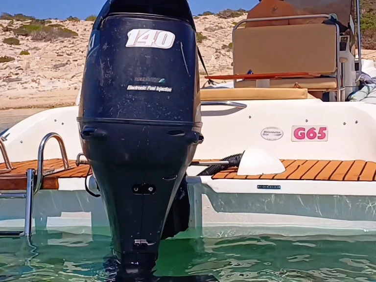 Wynajem łodzi Playa Sa Punta tanio Gommonautica G65