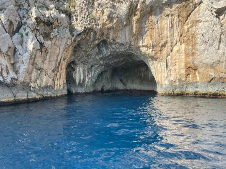 Motorówka do wynajmu w Castellammare di Stabia w najlepszej cenie