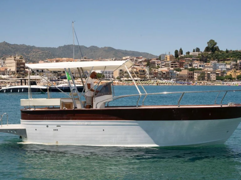 Wynajem łodzi viveur 28 open w Giardini-Naxos na SamBoat 