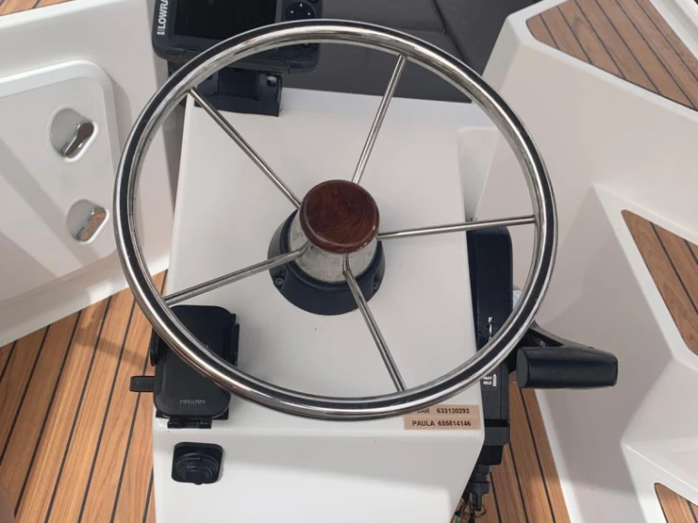 Silver Yacht Silver 495 między profesjonalistami a osobami prywatnymi w Sant Tomàs