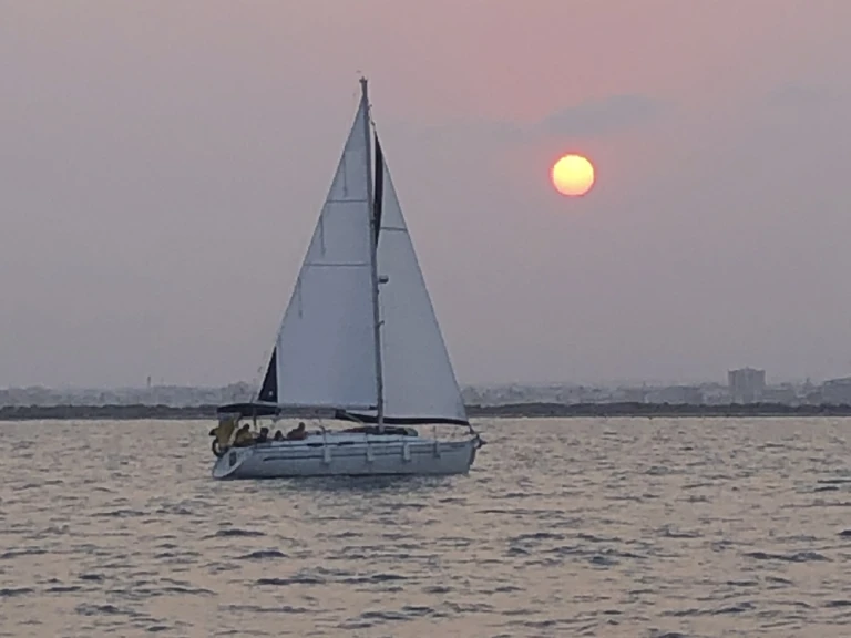 Bénéteau Oceanis 361 Clipper między profesjonalistami a osobami prywatnymi w San Pedro del Pinatar