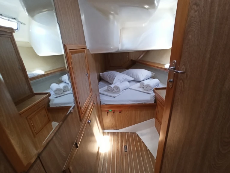 Ocean Yachts Ocean Star 51.2 między profesjonalistami a osobami prywatnymi w Kalamata