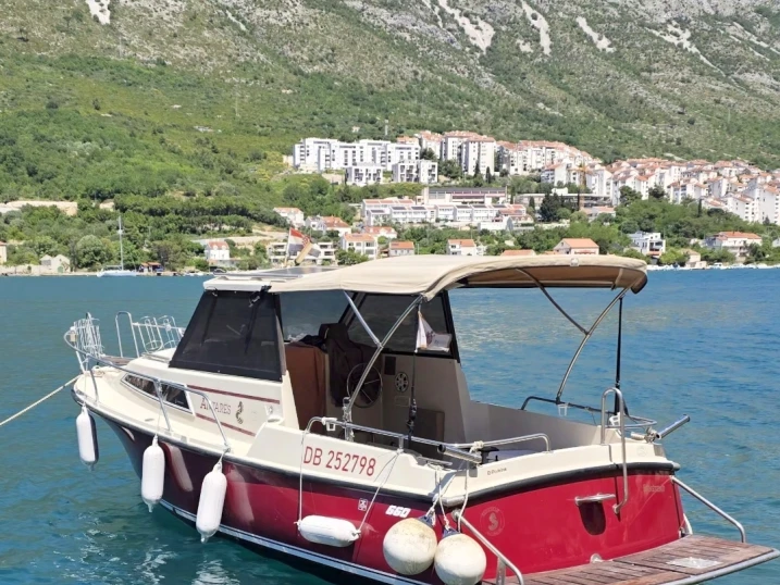 Wynajmij Bénéteau Antares 660 w Dubrownik