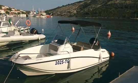 Wynajem Motorówka Quicksilver z patentem 