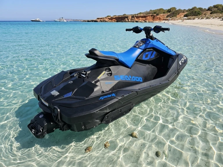 Jet ski do wynajmu w Marina Ibiza w najlepszej cenie