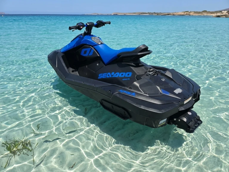 Wynajem łodzi Marina Ibiza tanio Spark Trixx