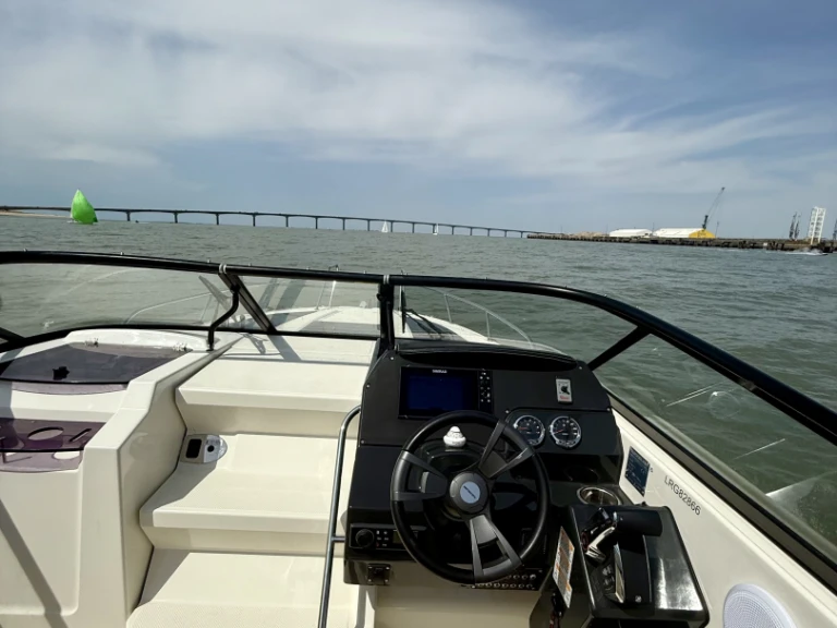 Wynajmij Quicksilver Activ 805 Cruiser w La Rochelle
