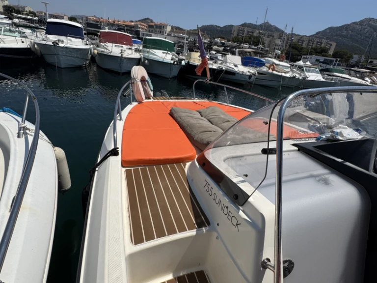 Wynajem łodzi Quicksilver Activ 755 Sundeck w Marsylia na SamBoat 