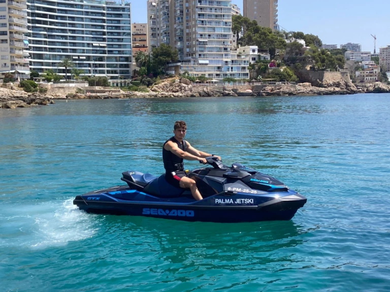  SEADOO GTX 230 między profesjonalistami a osobami prywatnymi w Palma de Mallorca