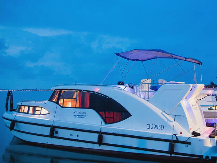 Wynajem Motorówka Le Boat z patentem 