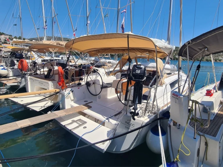 Wynajmij Dufour Dufour 310 w Zaton