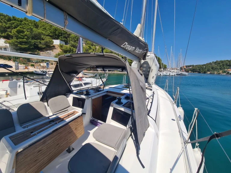 Wynajem łodzi Dufour Dufour 37 w Zaton na SamBoat 