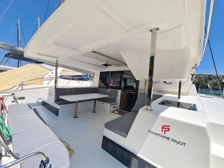 Wynajmij Fountaine Pajot Lucia 40 w Zaton