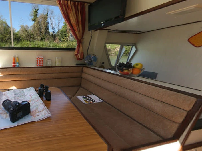 Wynajmij Le Boat Continentale w Branges