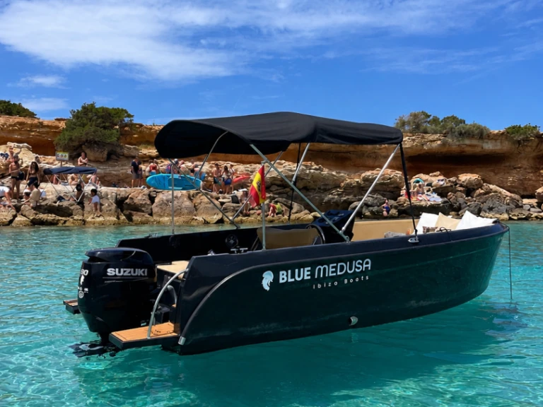 Wynajem łodzi Ibiza Town tanio 585