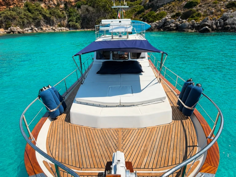 Wynajem Motorówka Menorquin-Yachts z patentem 