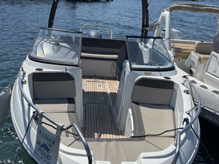 Wynajem w Les Issambres- Jeanneau Cap Camarat 6.5 BR na SamBoat
