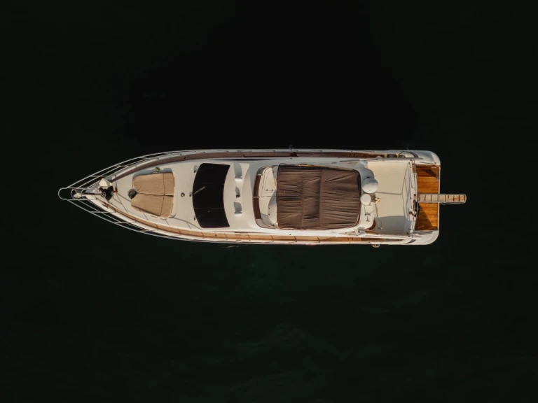 Custom Made custom między profesjonalistami a osobami prywatnymi w Bahía de Cartagena de Indias