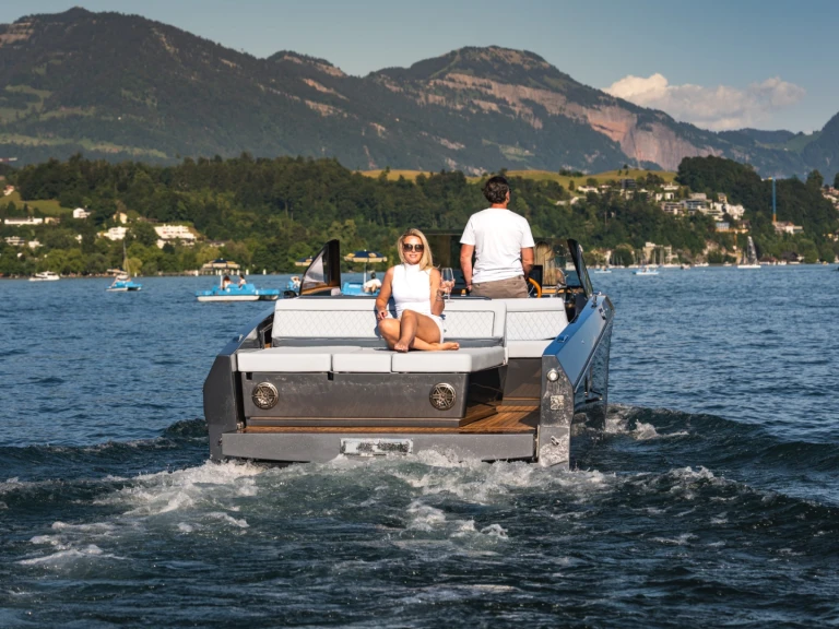 Wynajem Motorówka GANZ Boats z patentem 