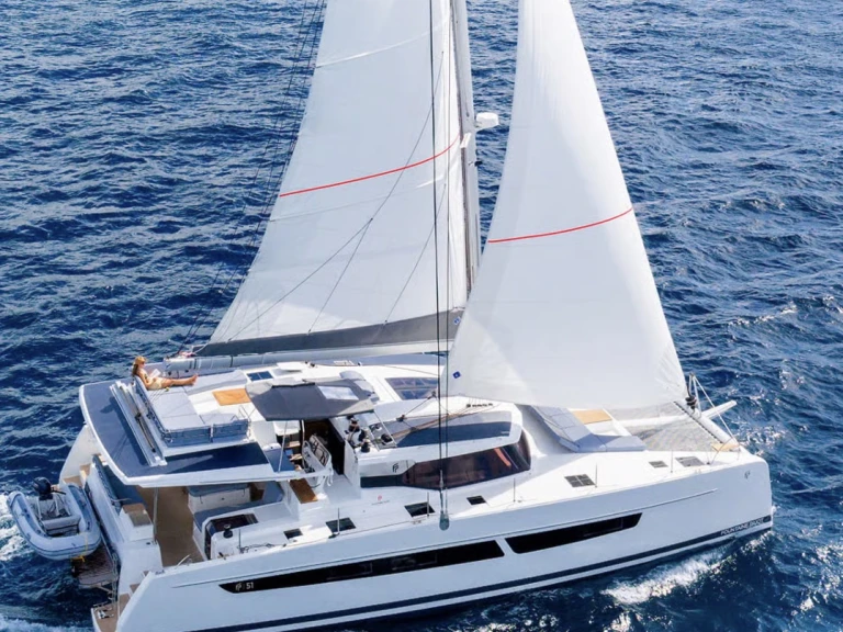 Wynajem Katamaran Fountaine Pajot z patentem 