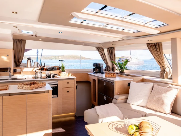 Wynajem łodzi Cannes tanio Aura 51