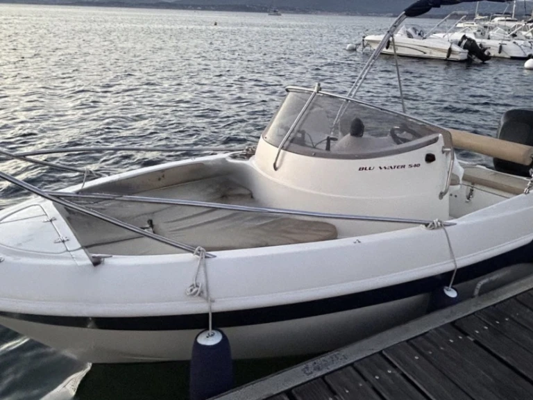 Wynajem Motorówka Poseidon z patentem 
