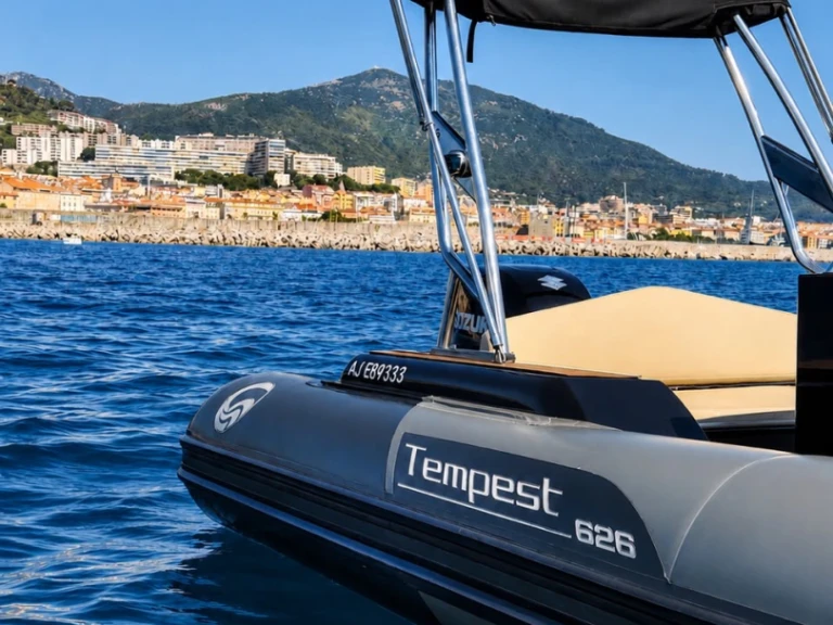 Wynajem Łódż półsztywna w Ajaccio - Capelli Tempest 625