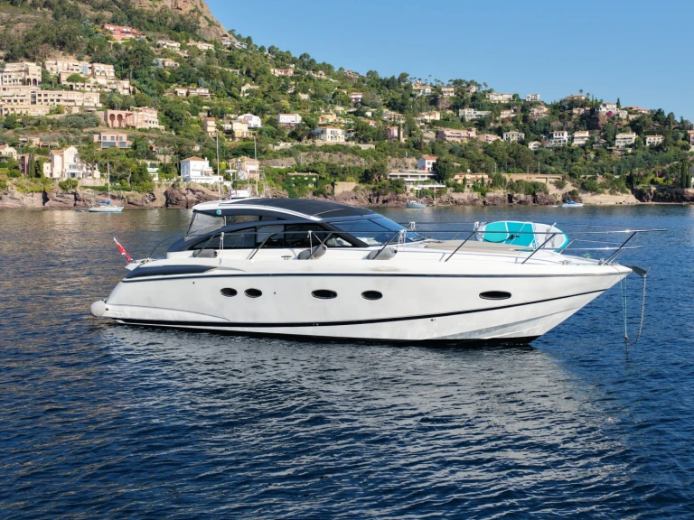 Wynajmij Princess Princess V42 w Villeneuve-Loubet