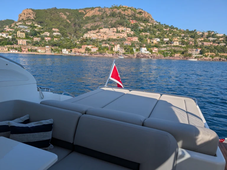 Wynajem łodzi Villeneuve-Loubet tanio Princess V42