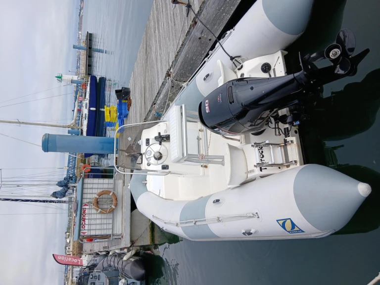 Wynajmij Łódż półsztywna z lub bez skippera Zodiac w Port-Louis