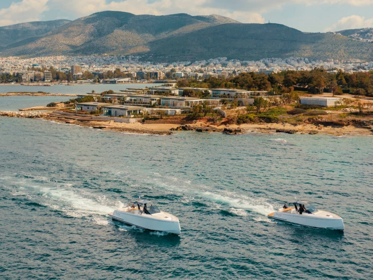 Wynajem Motorówka Pardo Yachts z patentem 