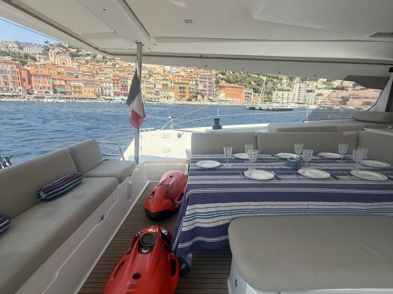 Wynajmij Fountaine Pajot Aura 51 w Cannes