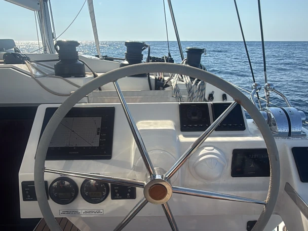 Wynajem łodzi Cannes tanio Aura 51