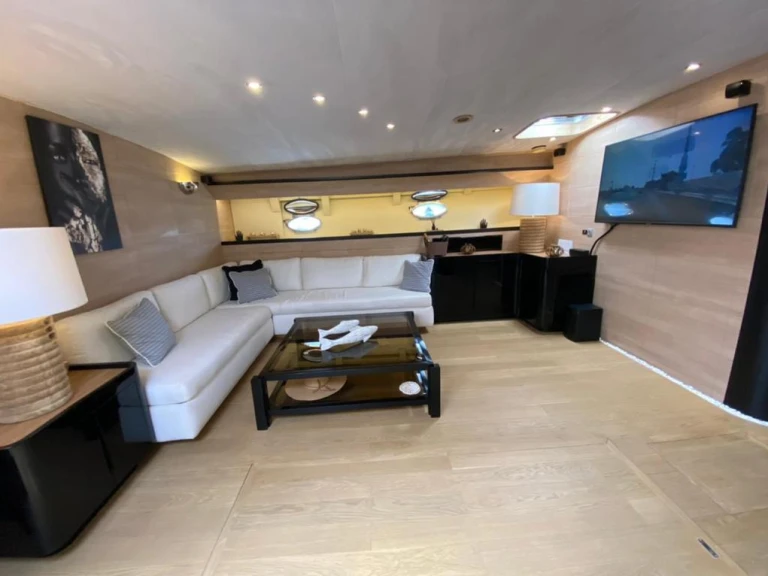 Wynajem w Ornós- Palmer Johnson Palmer Johnson 80 na SamBoat