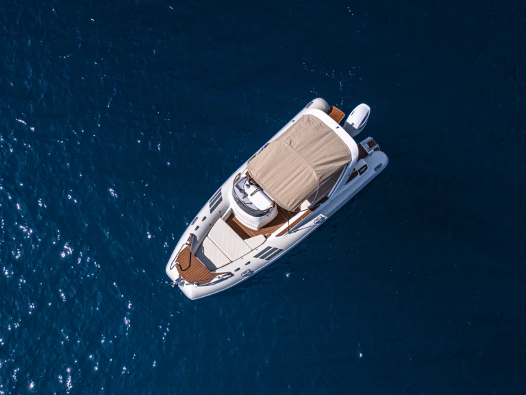 Wynajmij Aquamax B 23 F w Hvar
