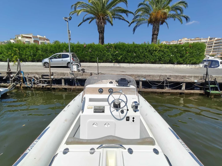 Wynajem Łódż półsztywna w Port de Cannes Marina - Selva Selva D840 Exclusive