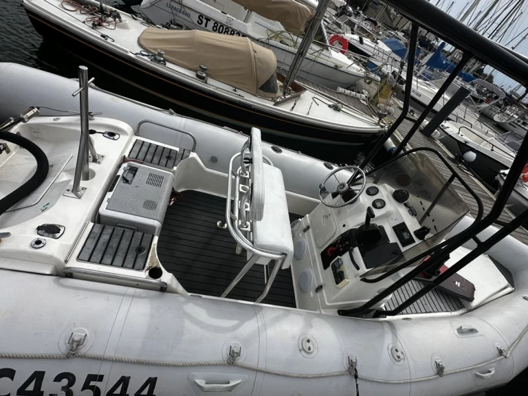 Wynajem Łódż półsztywna w Saint-Cyprien - Zodiac Pro 650