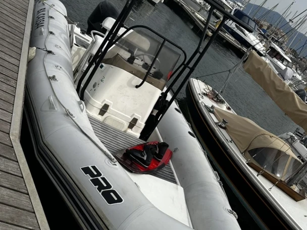 Wynajem łodzi Zodiac Pro 650 w Saint-Cyprien na SamBoat 