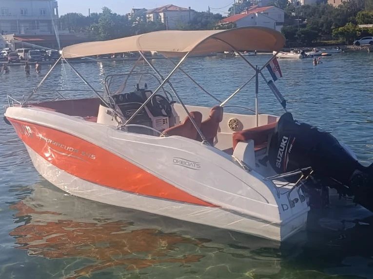 Wynajem Motorówka Okiboats z patentem 