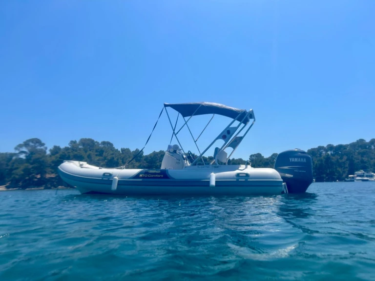 Motonautica-Vesuviana MV 570 Comfort między profesjonalistami a osobami prywatnymi w Hyeres