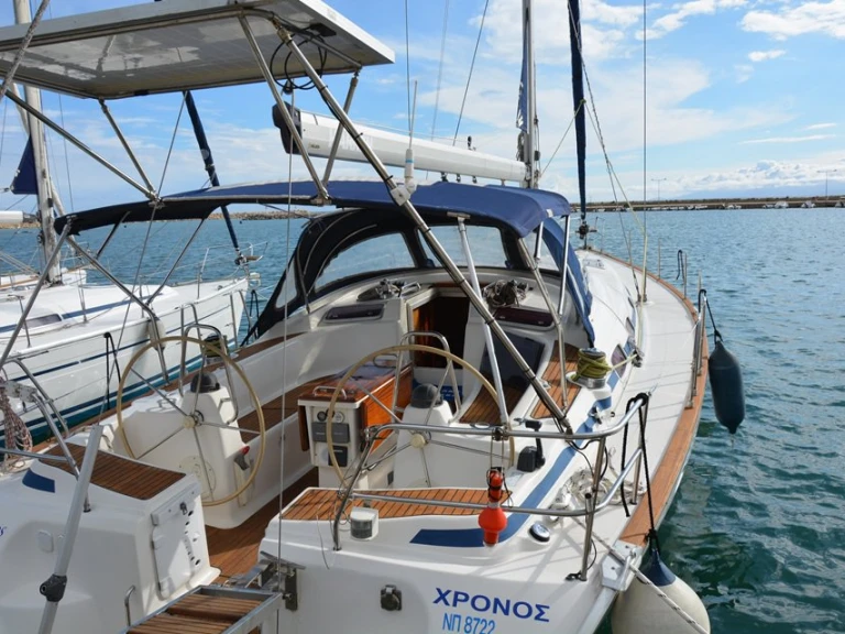 Bavaria Cruiser 46 między profesjonalistami a osobami prywatnymi w Ávdira