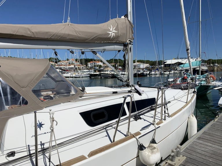 Wynajem Żaglowiec w Pornic - Jeanneau Sun Odyssey 33i
