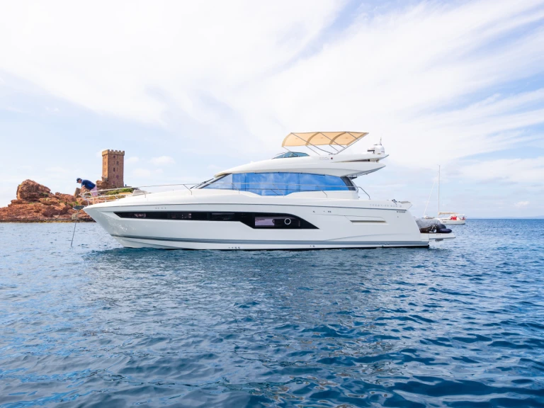 Wynajmij Prestige 630s w Cannes