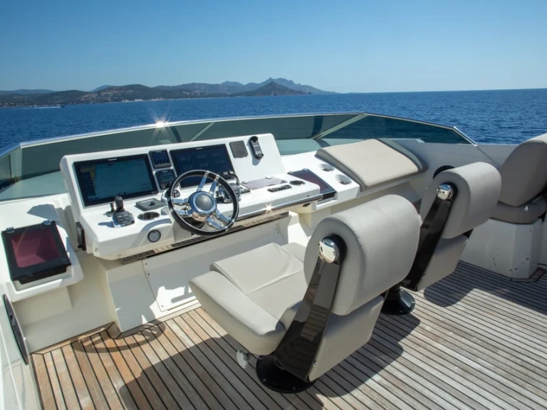 Wynajmij Motorówka z lub bez skippera Prestige w Cannes
