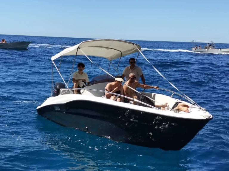 Wynajmij Clear Marine Aries Open w Sorrento