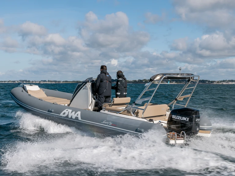 Wynajem Łódż półsztywna w La Trinité-sur-Mer - Bwa Sport 26 GTO